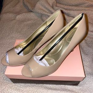 Bandolino Rainaa Women's Peep Toe Platform Pump